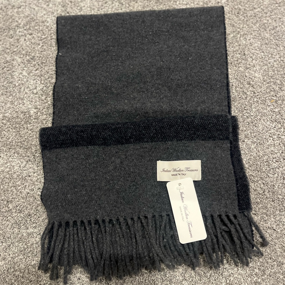 Italian Woolen Treasures 100% Wool Scarf Charcoal Wool Fringe unisex men’s NWT